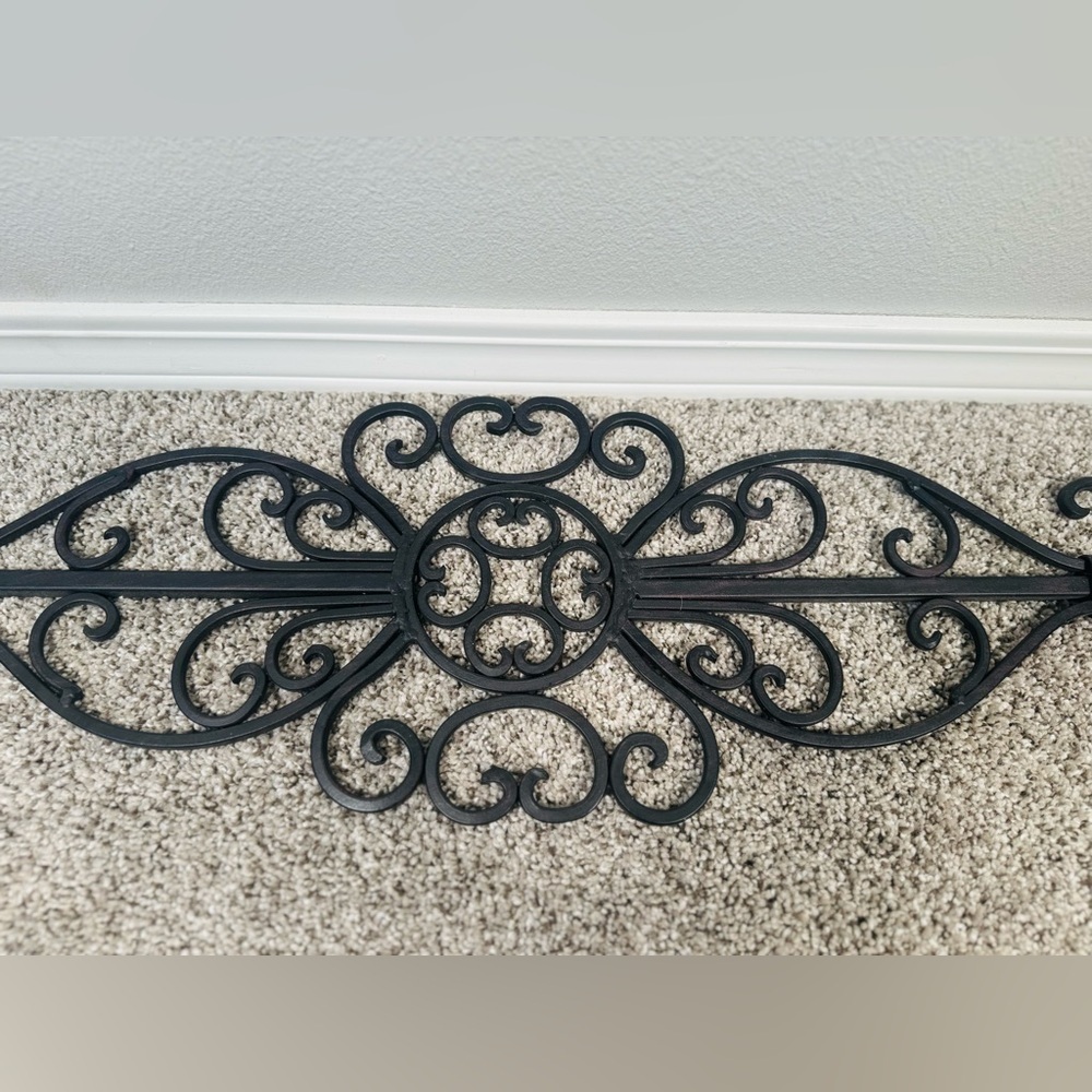 Beautiful Wrought Iron Metal Wall Decor Shabby Chic Home Drapery Crown LARGE - Picture 5 of 6